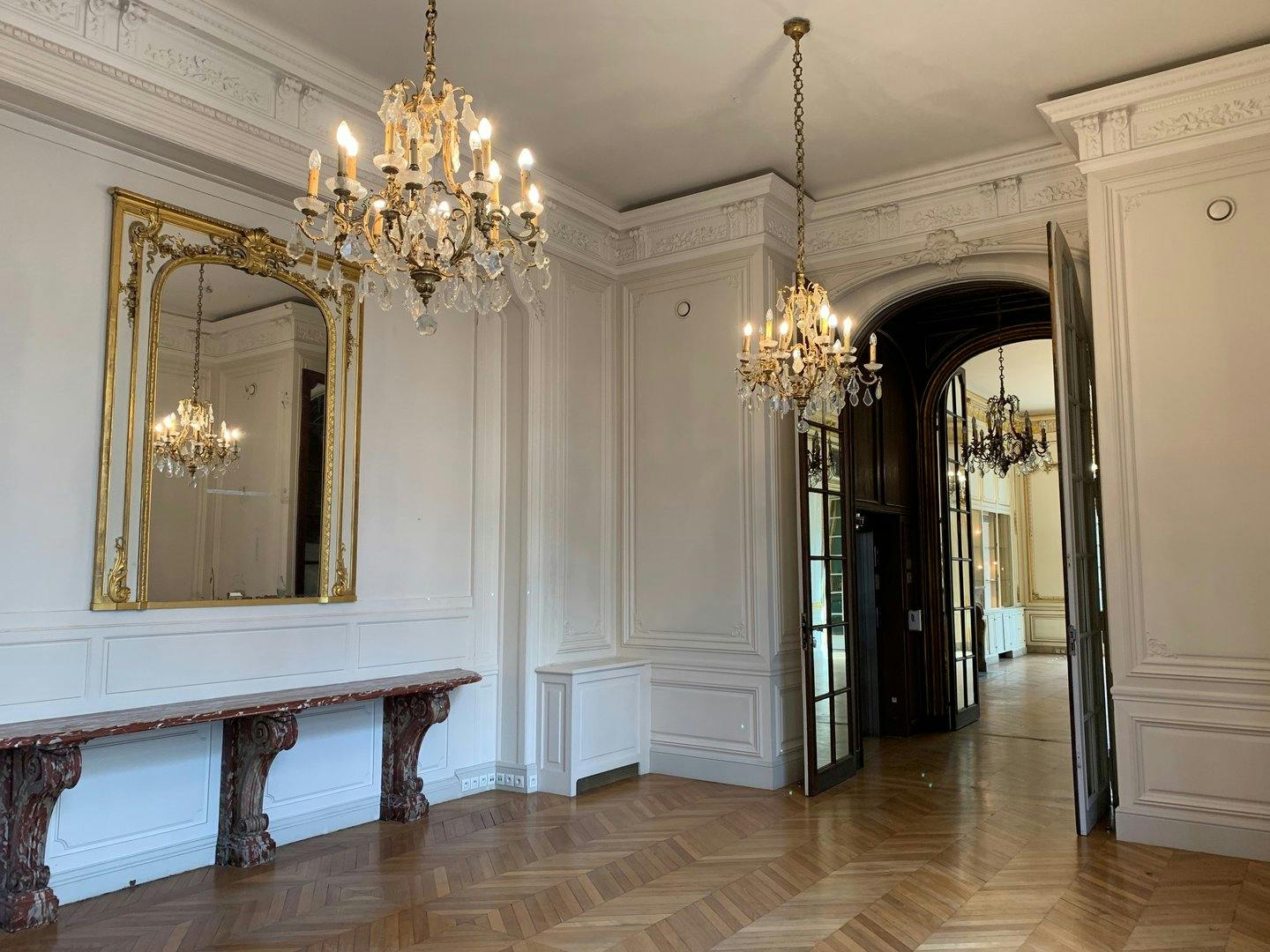 Large Mansion on Avenue d'Iéna in the 16th Arrondissement