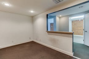 Trendy Building in Beverly Hills - Image 9