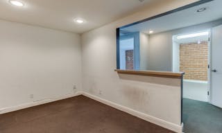 Trendy Building in Beverly Hills - Image 9