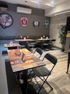 Lively and fully equipped sports bar located in the heart of Spanish Harlem - Image 6