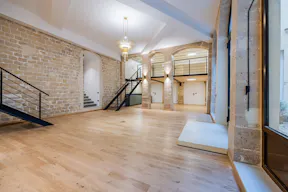 Un showroom élégant dans le Marais - Image 7