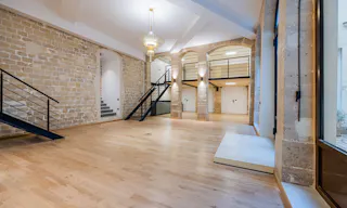 Un showroom élégant dans le Marais - Image 7