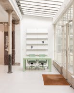 Spectacular art gallery under a glass roof in Saint Germain des Pr�s - Image 5