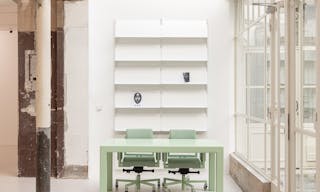 Spectacular art gallery under a glass roof in Saint Germain des Pr�s - Image 5