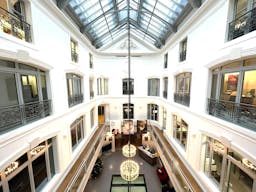 Espace de Prestige de 2000 m² sous Verrières (avec parkings) – Paris 9e - Image 6