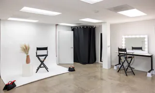 Orange County 600 sq ft Studio - Image 0