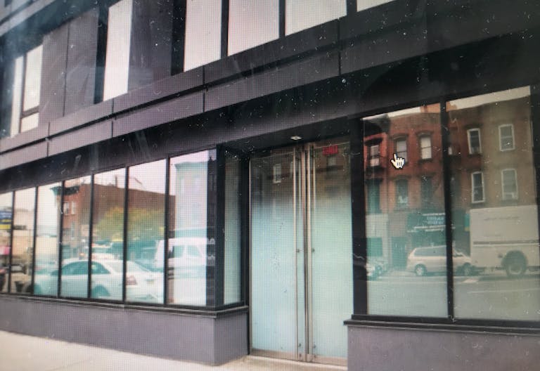 New building gallery space in Brooklyn - Image 1