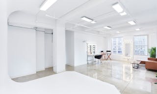 14C Creative Manhattan Showroom / Pop Up Studio Space - Image 1