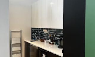 LIGHT-FILLED SHARED OFFICE SPACE IN THE HEART OF FLATIRON - Image 4