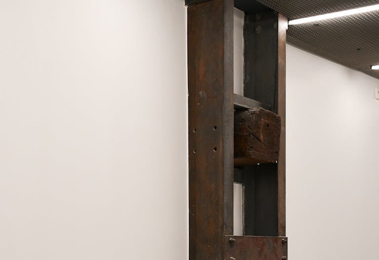 550 SqFt space on rue Saint-Martin (Haut Marais / Montorgueil / Beaubourg / Pompidou) - Image 1