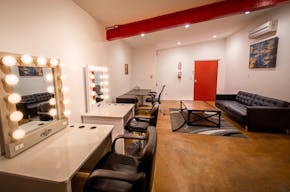 Chic industrial space with a cyc stage - Image 6