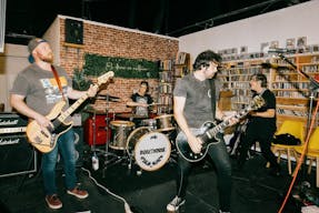 Store Stage at Nivessa Hollywood - Image 43