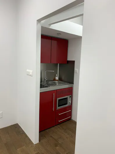 Gallery / Showroom space between Bastille and R�publique - Image 4
