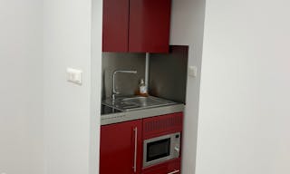 Gallery / Showroom space between Bastille and R�publique - Image 4