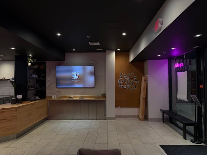 Sweet and vibrant Sushi Spot with subtle elegant aesthetics. - Image 4