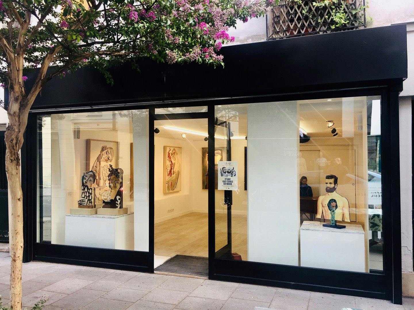 48 sqm Art Gallery and Showroom in le Haut Marais, Paris
