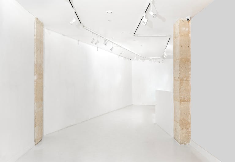 WHITE SPACE MARAIS - Image 0