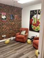 Stylish Art Gallery & Creative Rental Space - Image 2