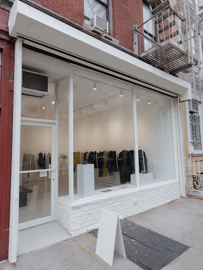Street-Level Pop-Up, Showroom & Gallery Space in New York - Image 3