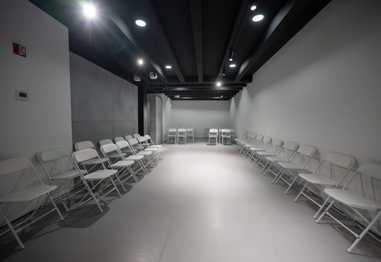 A sun-drenched, spacious storefront nestled in the heart of Midtown Manhattan. - Image 1