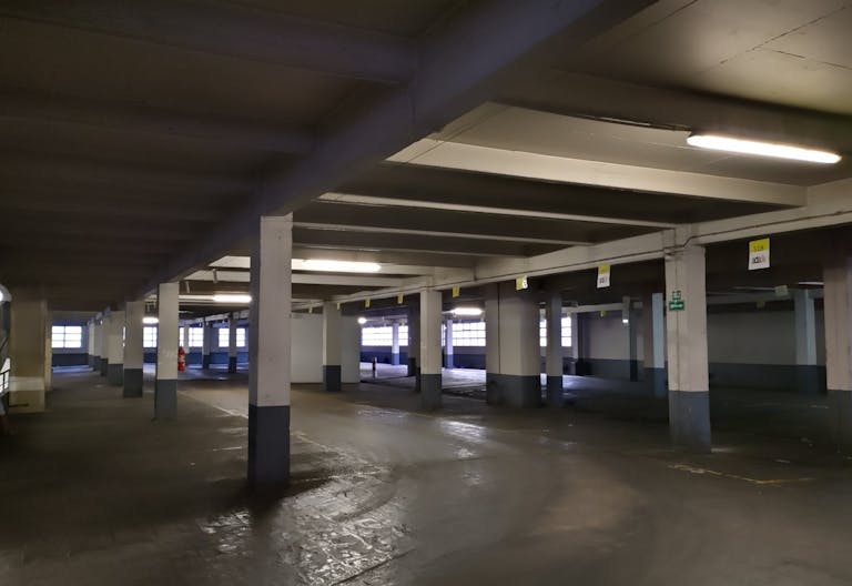 Former Garage with Rooftop - Image 2