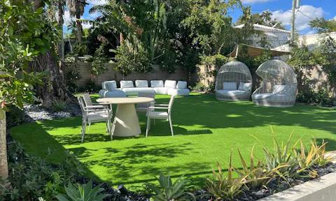 Beautifully Landscaped Backyard at Luxurious MedSpa - Design District - WiFi and Built-in Sound System - Image 0