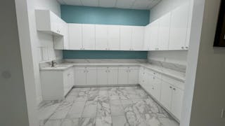 Empty Medical Office Space with Huge and Beautiful Reception Area. - Image 2