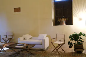 Rustic Sicilian olive farm & historic barn venue - Image 9
