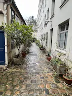 Rue du temple Showroom - Image 6