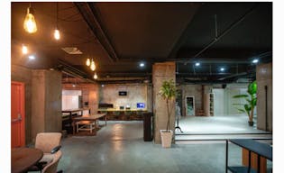 Elevate Your Event Experience in Istanbul's Chic Studio - Image 8