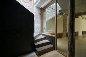 Entire art gallery in Le Marais, Paris - Image 9