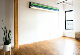 Bright Daylight Film/Photo Studio in Williamsburg - Image 9