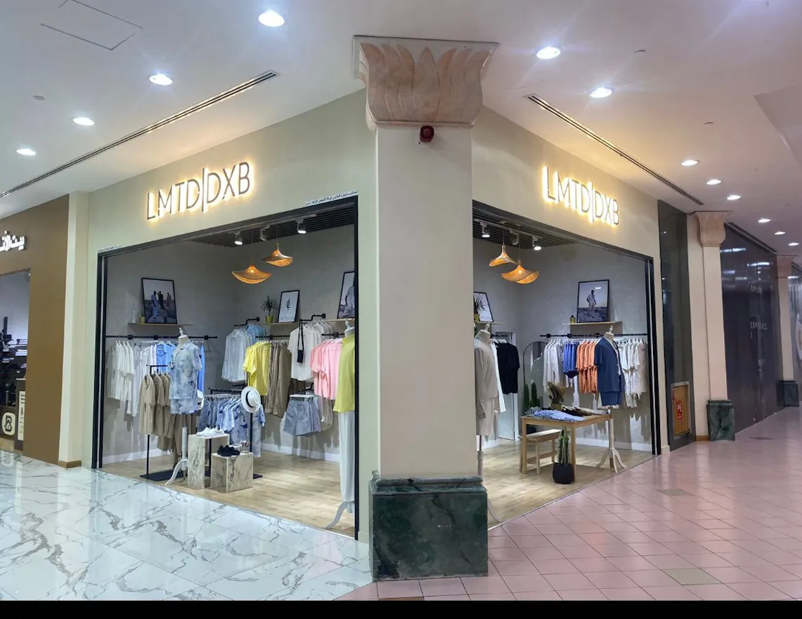 Shopping malls in Dubia - American and British brand owners - Image 0