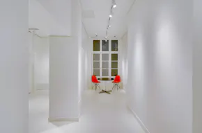 Great Pop Up Boutique in Le Marais - Image 2