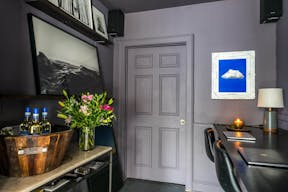 Charming Storefront - street level - Image 4