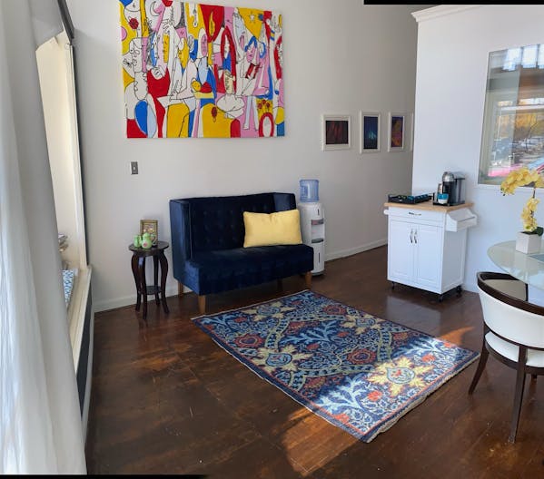 Chic ,Inspiring Meeting Work Space For Rent - Image 2