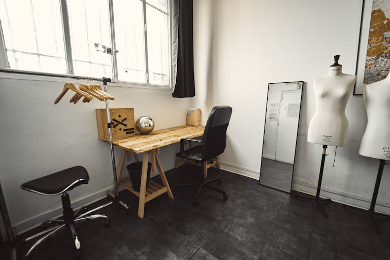 Studio photo, showroom - Image 4