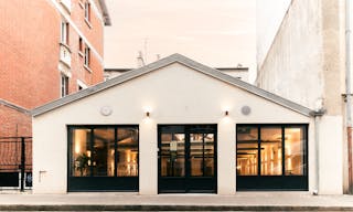 Elegant & Light flooded loft with storefront - Image 8