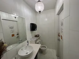 Manhattan Showroom - Image 4