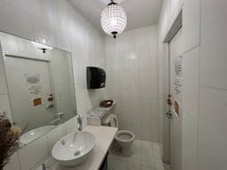 Manhattan Showroom - Image 4