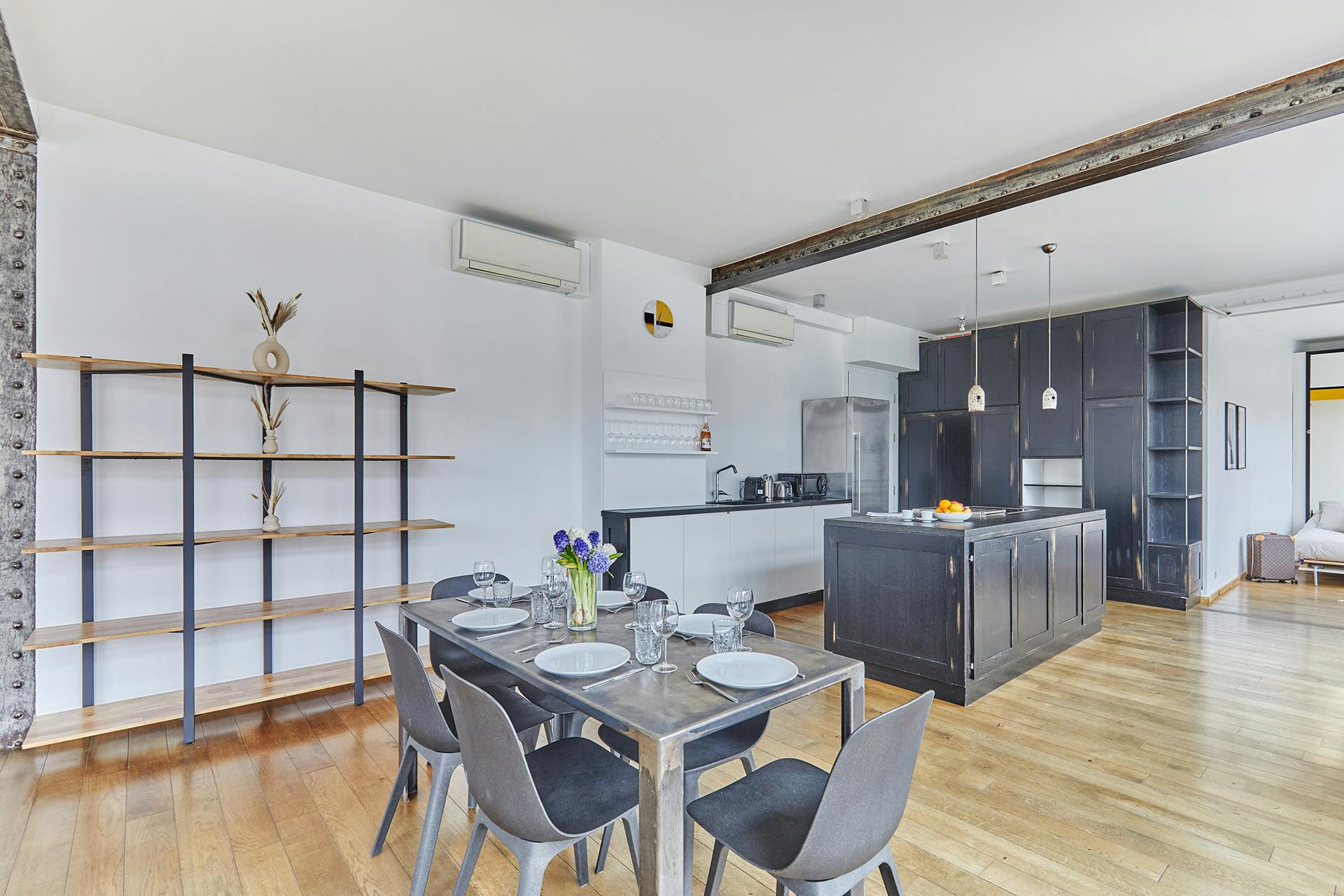 120 sqm Event Space on Rue de Bretagne, Paris