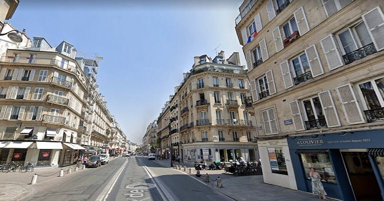 Corner Boutique in Rivoli - Image 2