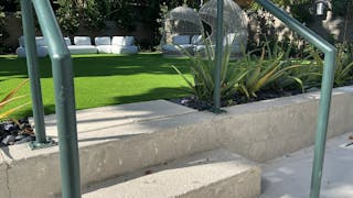 Beautifully Landscaped Backyard at Luxurious MedSpa - Design District - WiFi and Built-in Sound System - Image 6