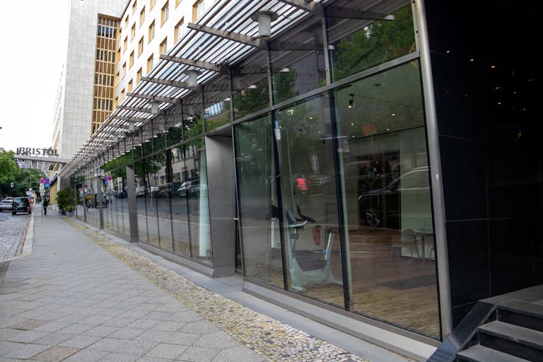 Elegant Retail Space at Historic Hotel Bristol - Image 1