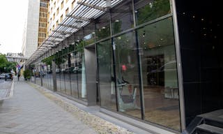 Elegant Retail Space at Historic Hotel Bristol - Image 1