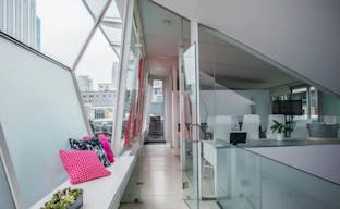 Modern SOMA building with Atrium and Rooftop Patio - Image 6