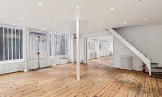 Un Showroom professionnel très lumineux au Carreau du Temple - Image 3