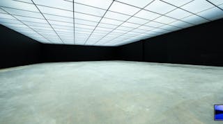 Large Blackout  Studio with RGB Ceiling & car access - Image 6