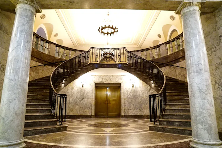 Beautiful Wall Street Space - Image 0