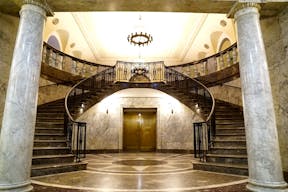 Beautiful Wall Street Space - Image 0